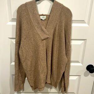 Women’s cozy hooded knit sweater - size Small